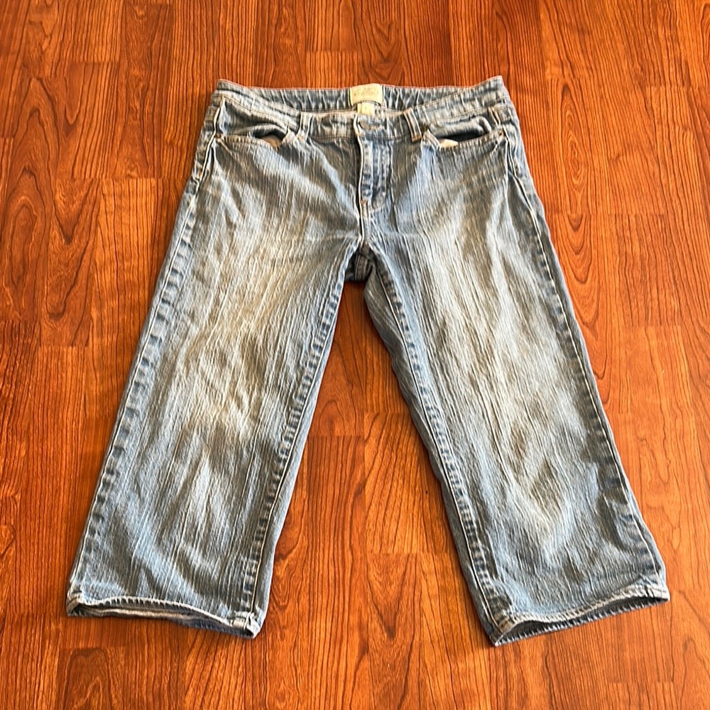 White House Blanc Black Market denim Capri size 6